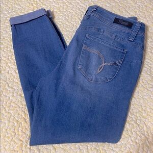 Royalty For Me Jeans Want a Betta Butt? Size 14  👖